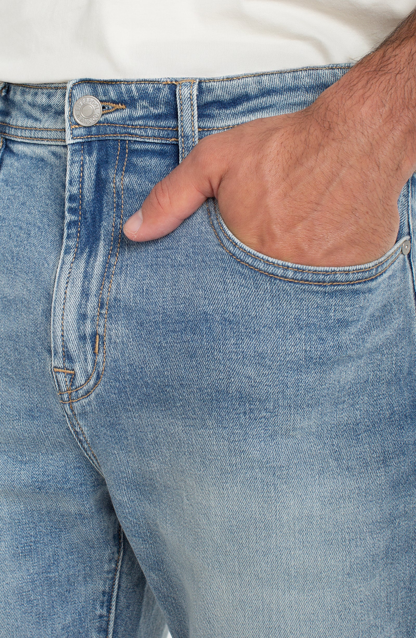 Sutton Loose Straight Jean